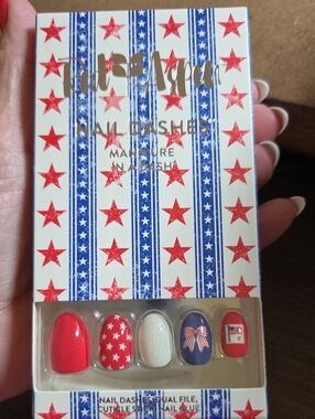 Nail Dashes Press on- Patriotic Red, White & Blue Red Aspen Seeing Stars Silas